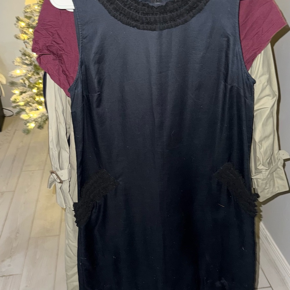 LOFT Black Textured Sleeveless Top